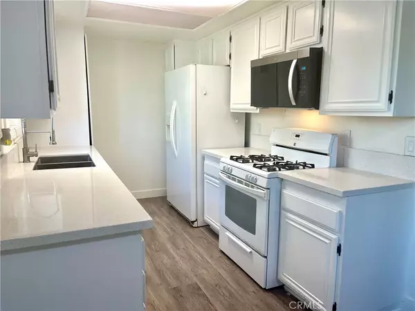 Sylmar, CA 91342,14293 Foothill Boulevard #21