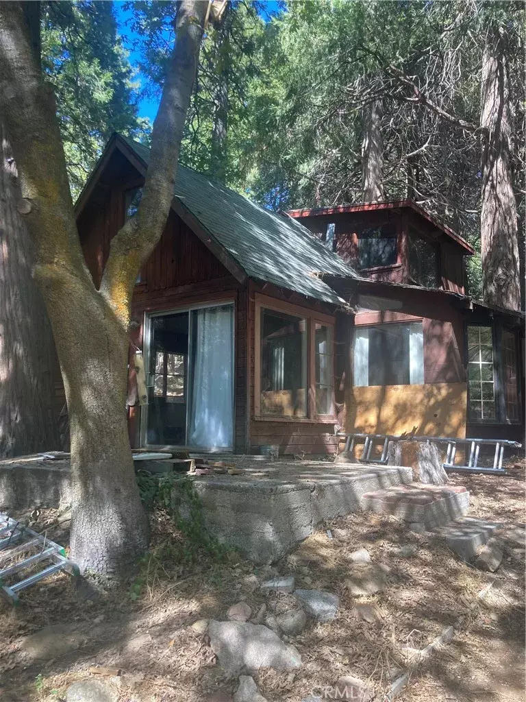 Crestline, CA 92325,1108 Jupiter Way