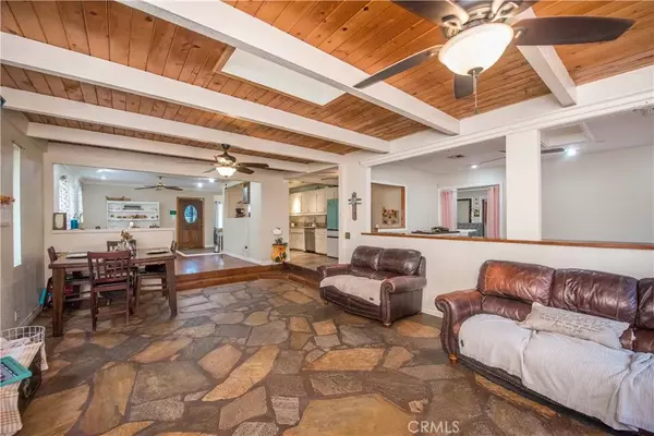 Fontana, CA 92335,9348 Locust