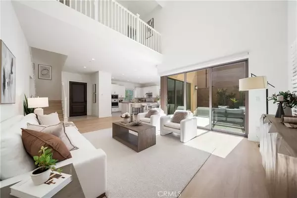 Irvine, CA 92618,121 Tall Reed