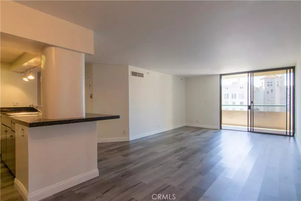 Los Angeles, CA 90015,600 W 9th