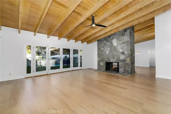 Tarzana, CA 91356,4676 Arriba Drive