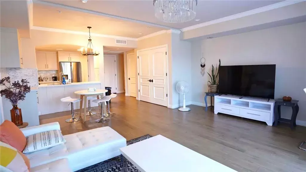 1598 Long Beach #201, Long Beach, CA 90813