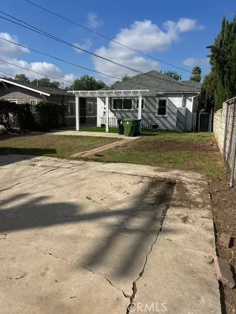 Los Angeles, CA 90018,3644 3rd Avenue