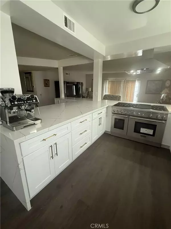 North Hills, CA 91343,15935 Community Street