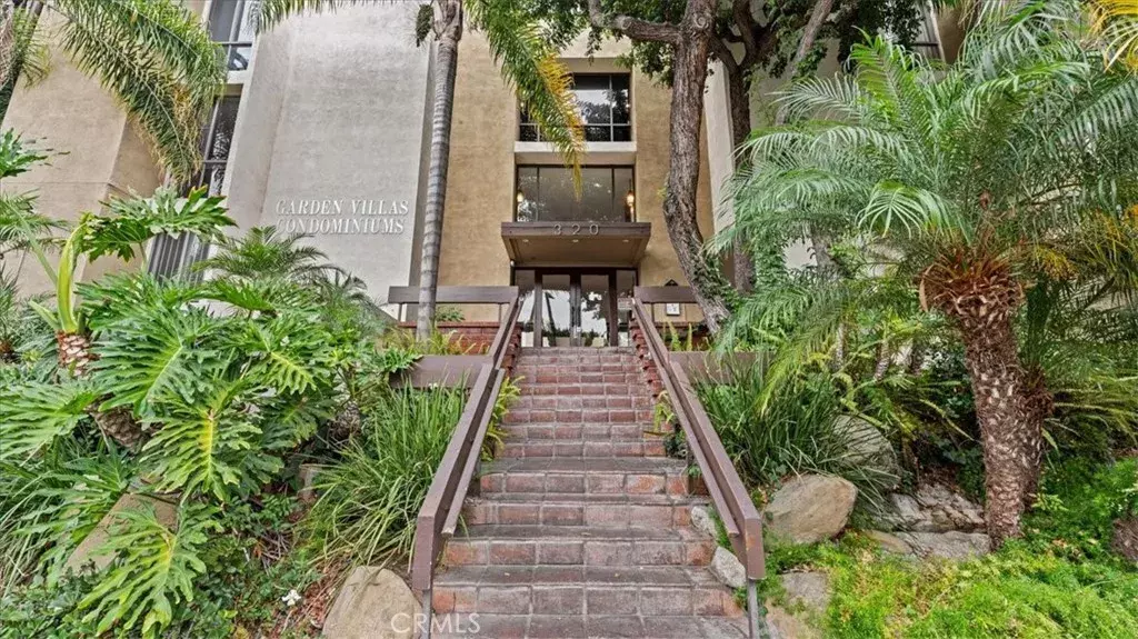 320 S Ardmore, Los Angeles, CA 90020