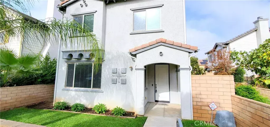 877 Havasu Street, Eastvale, CA 92880