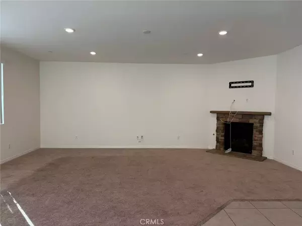 Fontana, CA 92336,7895 Sea Salt