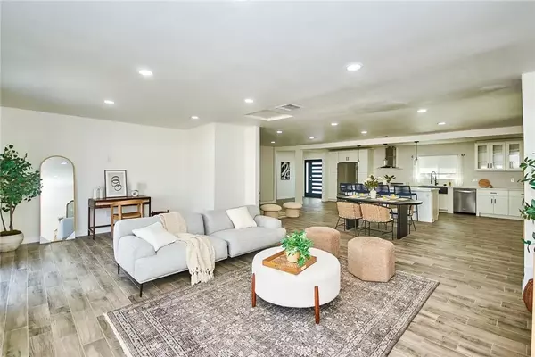 West Covina, CA 91791,512 S Barranca