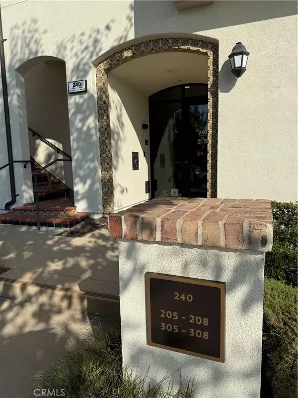 Brea, CA 92823,240 Buena Vida