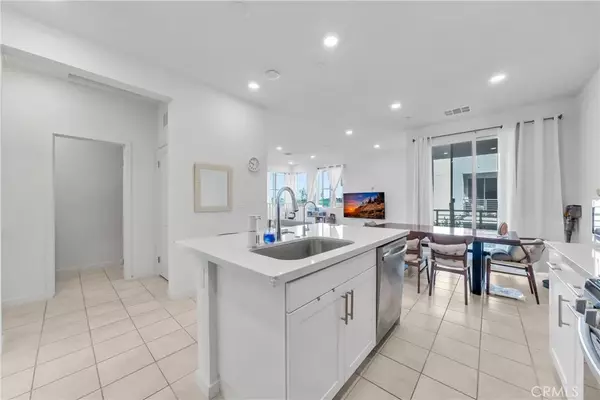 Ontario, CA 91761,3720 Allston paseo South #8