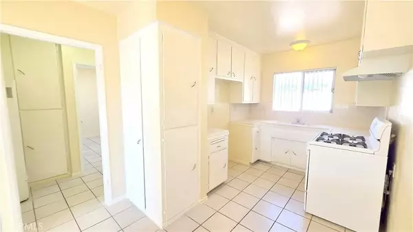 Ontario, CA 91762,1026 W Granada Court #16