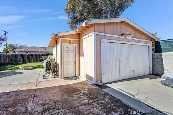 Highland, CA 92410,7848 Elm Street