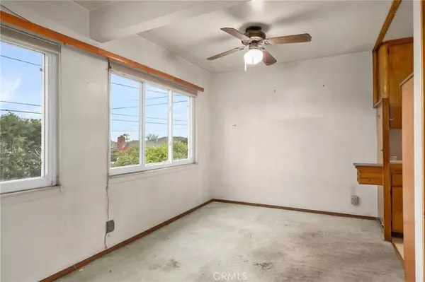 Covina, CA 91724,922 E Edgecomb