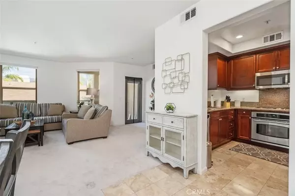 Pasadena, CA 91101,128 N Oak Knoll #317