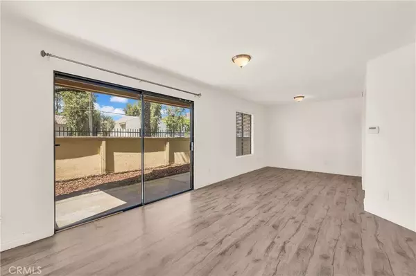 Riverside, CA 92507,1110 W Blaine Street #102