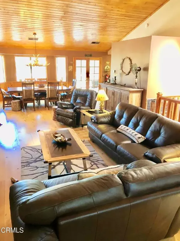 Lake Arrowhead, CA 92352,722 Grass Valley Road