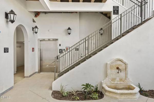 Ventura, CA 93001,2176 E Main Street #114