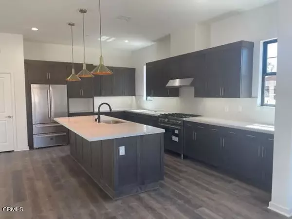 Santa Paula, CA 93060,1475 Alder Court #11A