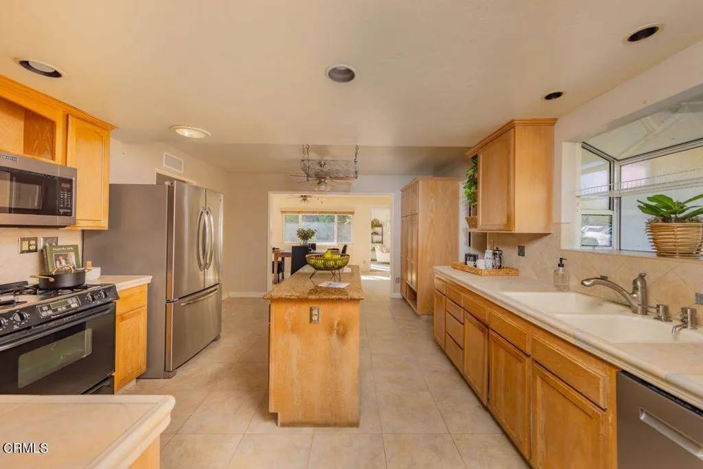 Ojai, CA 93023,1111 Mariano Drive