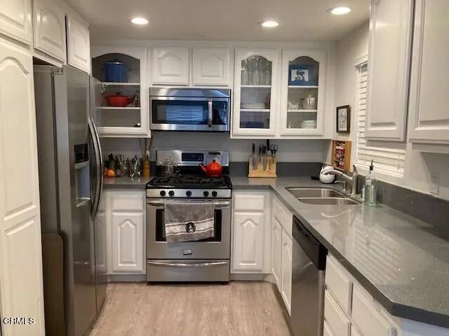 1340 E Hillcrest Drive #8, Thousand Oaks, CA 91362