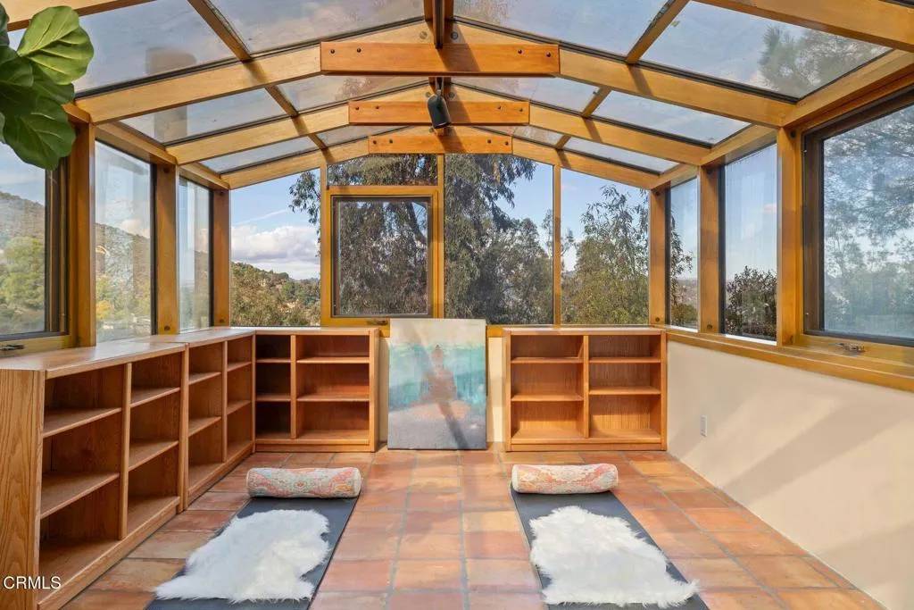 Topanga, CA 90290,20070 Observation Drive