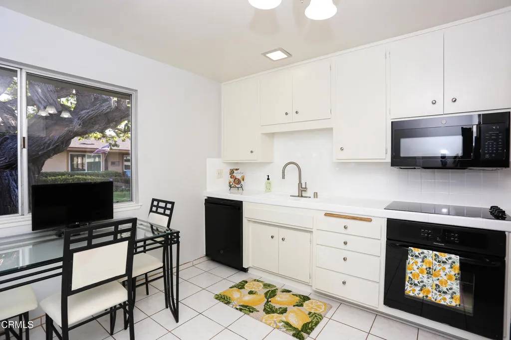 Port Hueneme, CA 93041,285 E Fiesta Green