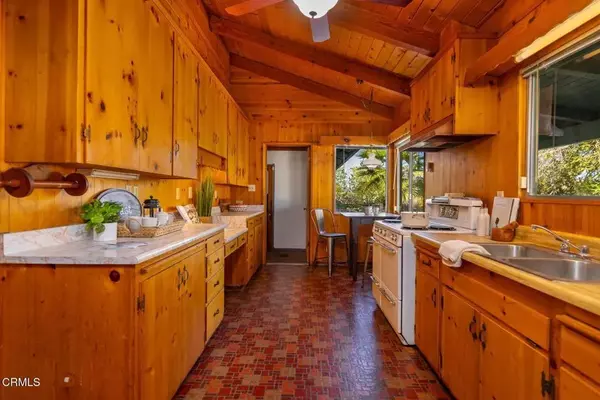 Ojai, CA 93023,1906 Country Place