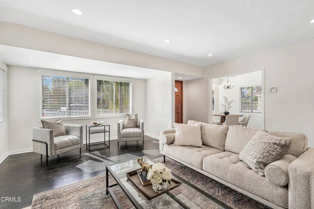 Sherman Oaks, CA 91403,15233 Camarillo Street
