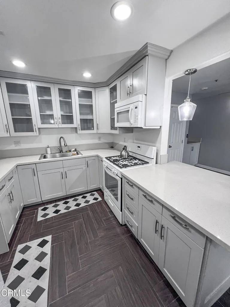 Huntington Park, CA 90255,7018 Rita Avenue #310