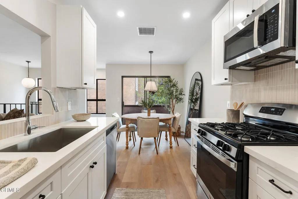 5322 Colodny Drive #5, Agoura Hills, CA 91301