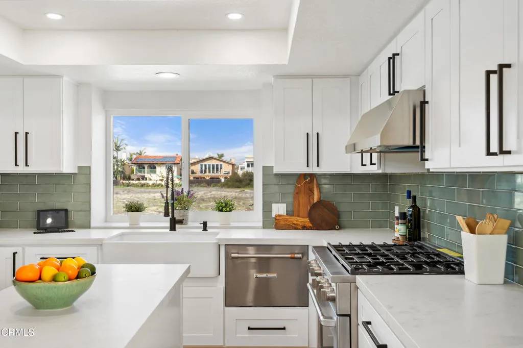 Oxnard, CA 93035,5304 Whitecap Street