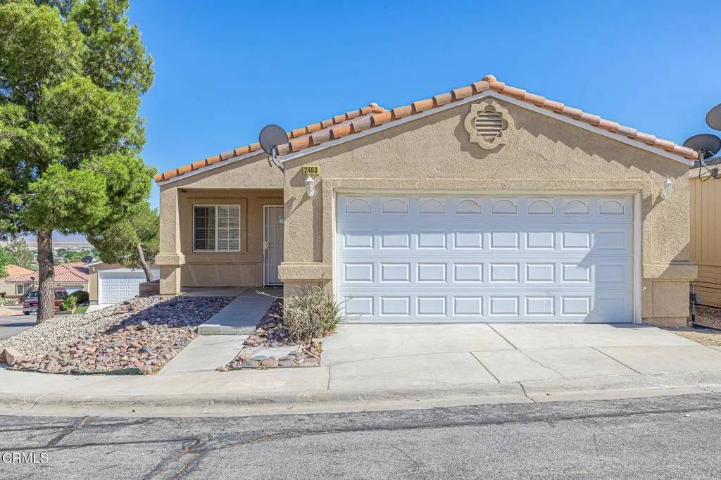 2400 Sunset Ridge Drive, Rosamond, CA 93560