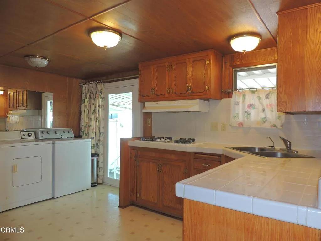 Ventura, CA 93004,10685 Blackburn #5