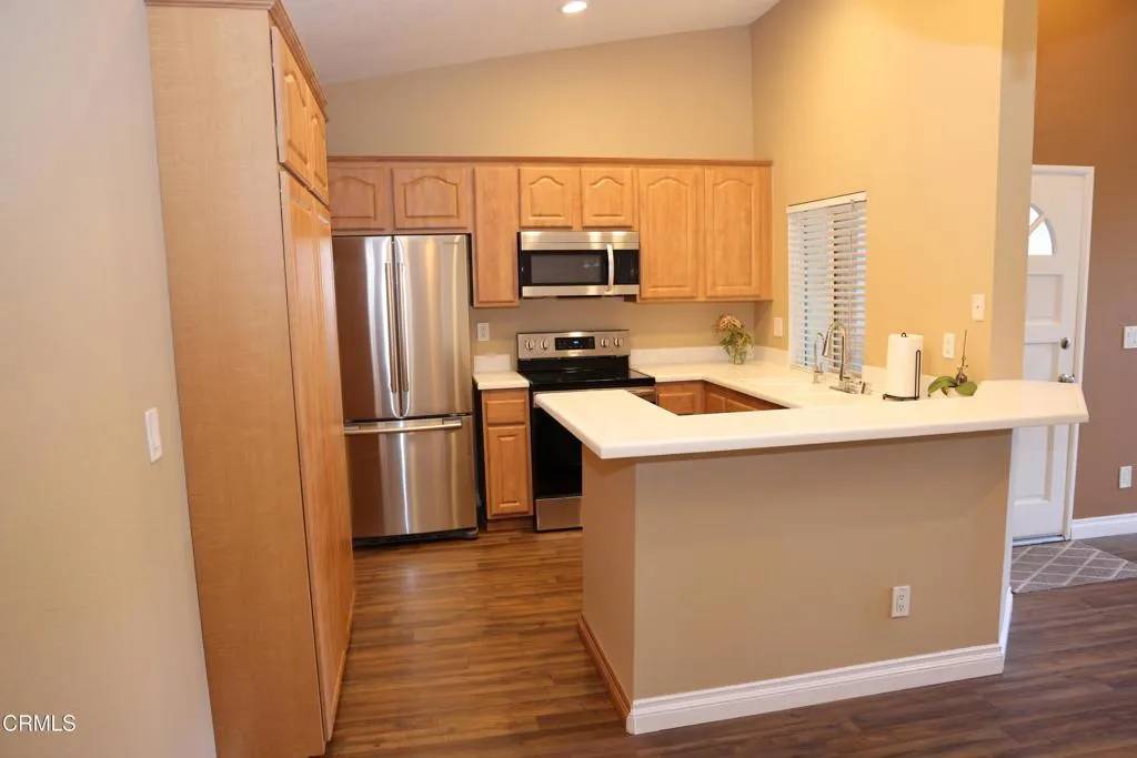 Thousand Oaks, CA 91362,2474 Pleasant Way #L