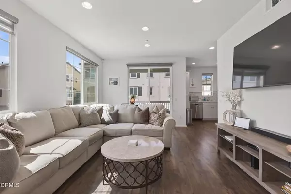 Camarillo, CA 93010,162 Sawbuck Street