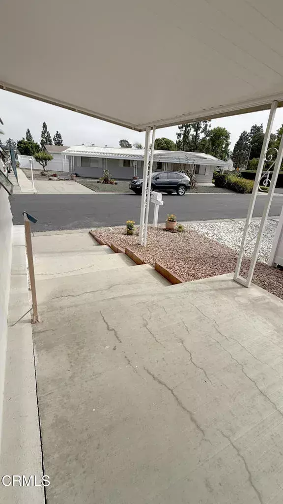 Ventura, CA 93003,48 Whitman #48