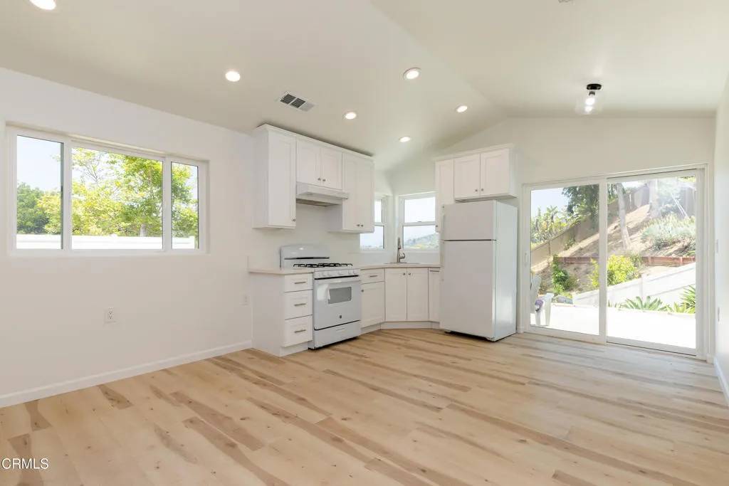 661 Kickapoo Drive, Ventura, CA 93001