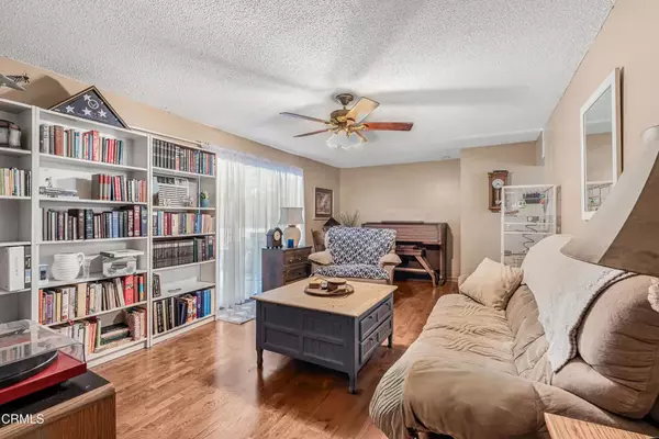 Thousand Oaks, CA 91360,1373 Calle Crisantemo