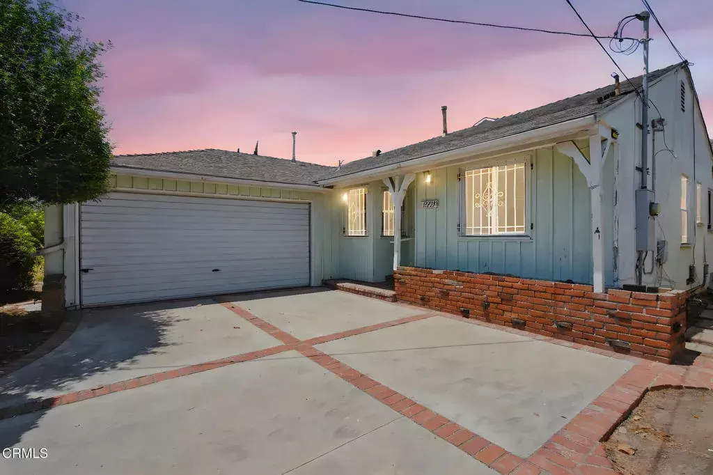 Van Nuys, CA 91405,13739 Wyandotte Street