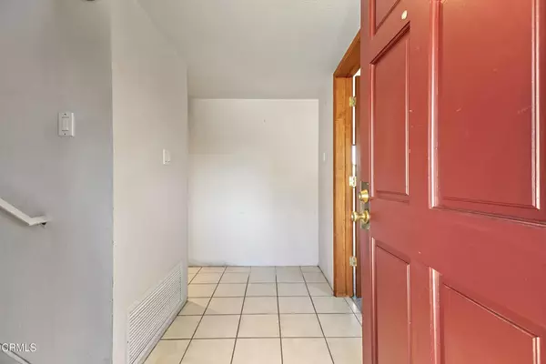Simi Valley, CA 93065,35 Robbins Court