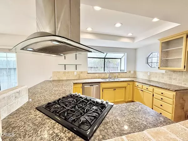 Oxnard, CA 93035,864 Dunes Street