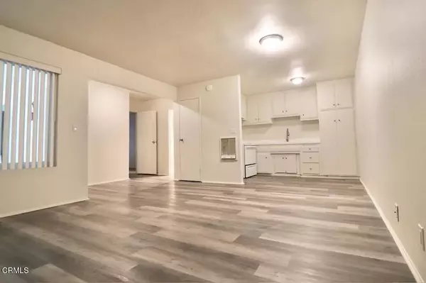 Oxnard, CA 93033,241 Campbell Way #B