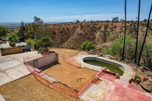 Camarillo, CA 93010,609 W Highland