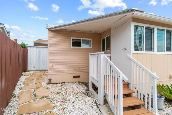 Goleta, CA 93117,7368 Hollister #28