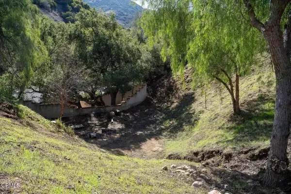 Simi Valley, CA 93063,5946 Oak Knolls