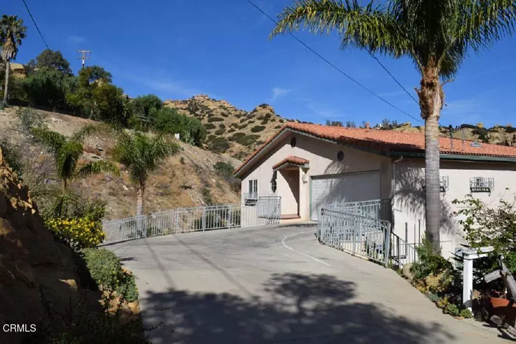 Chatsworth, CA 91311,215 La Gross Way