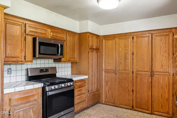 Camarillo, CA 93010,729 Mardigras Court