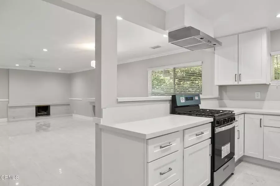 910 seaside Court, Ventura, CA 93001