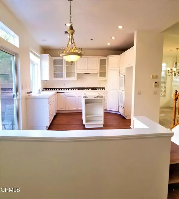 Ventura, CA 93003,5451 Benjamin Court